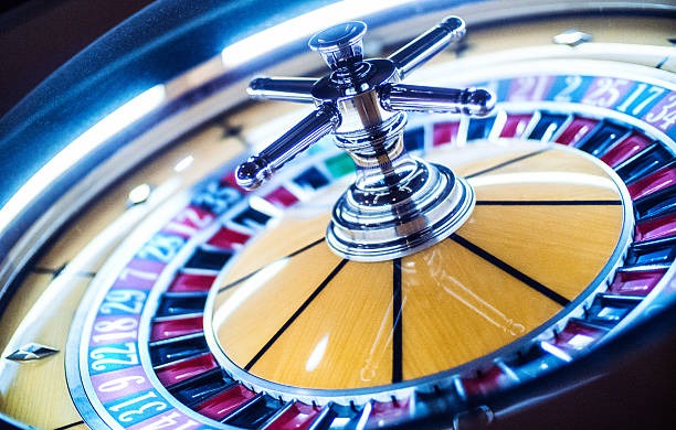 Galactic Gems game interface showing paytable and spin controls
